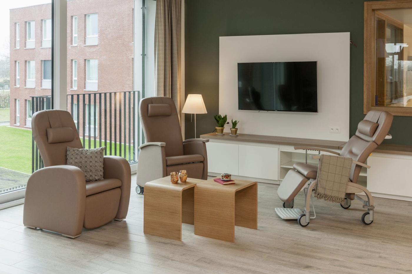 sala de estar con sillones